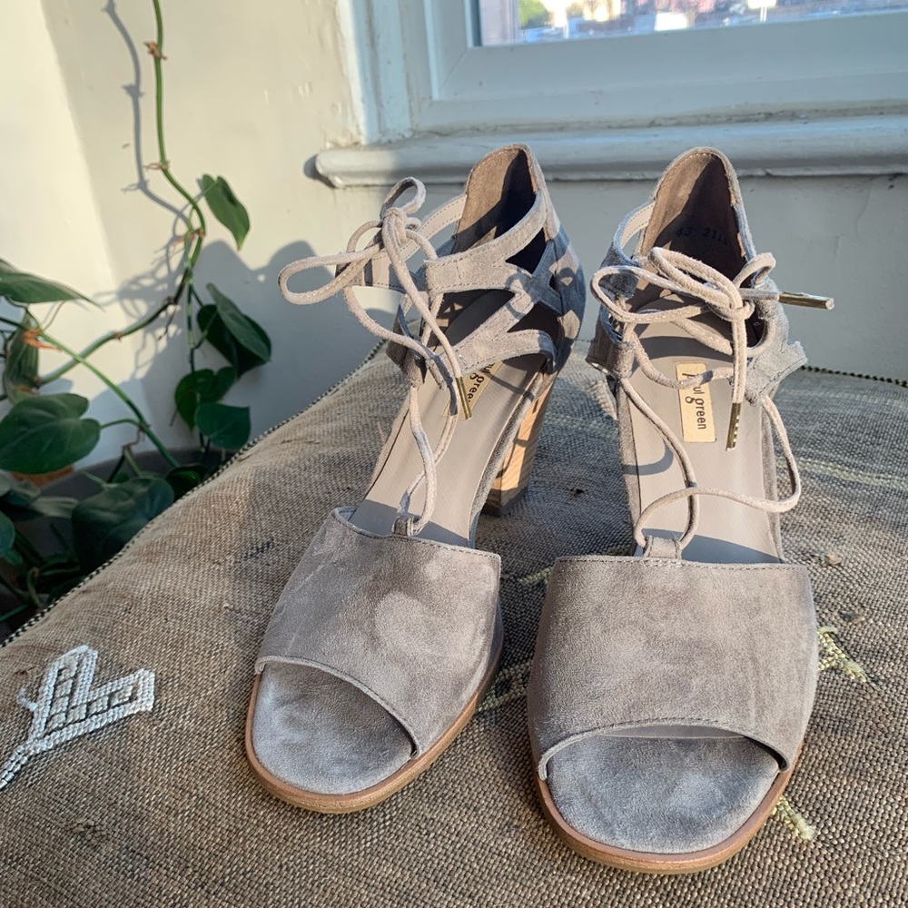 Brand New Paul Green gray suede block heels